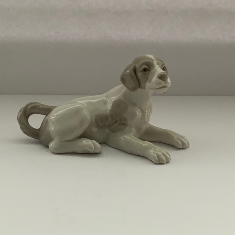 Lladro NAO #3550 Figurine Dog Lying Down